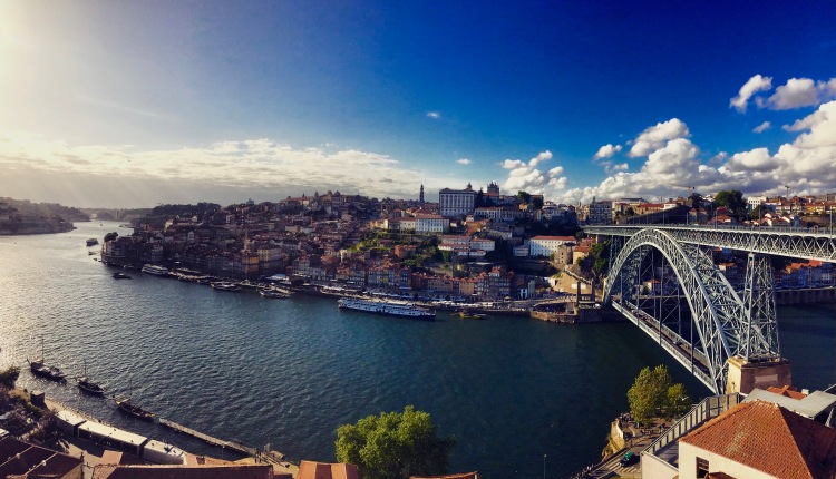 Overlooking the Douro river from Vila Nova da Gaia waterfront